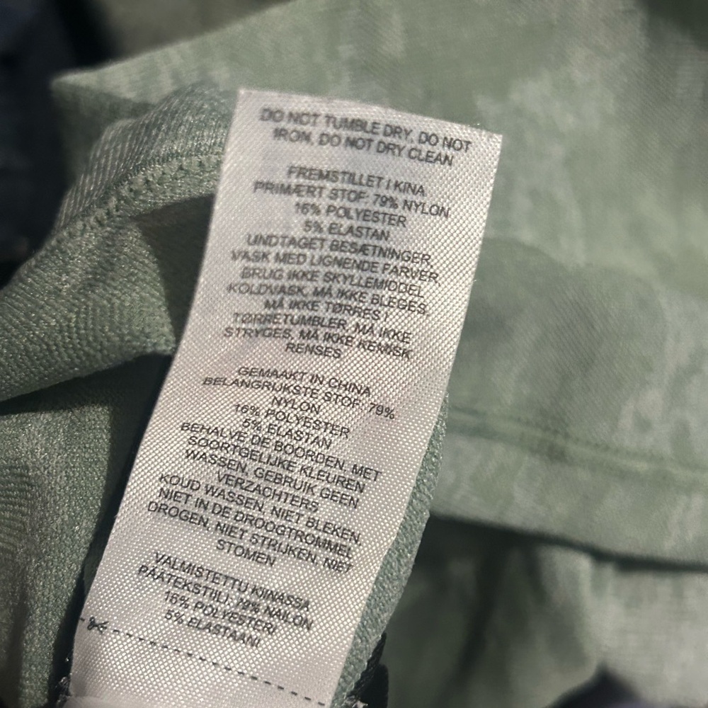 Gymshark Adapt Sage Green Camo Seamless Athletic Leggings - Picture 8 of 8